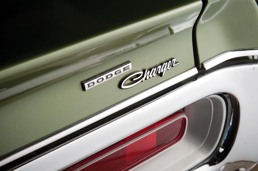  Dodge Charger Hardtop 1972 года  (фото 13 из 18)